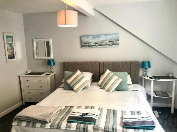 Bridgeside Guest House image 7